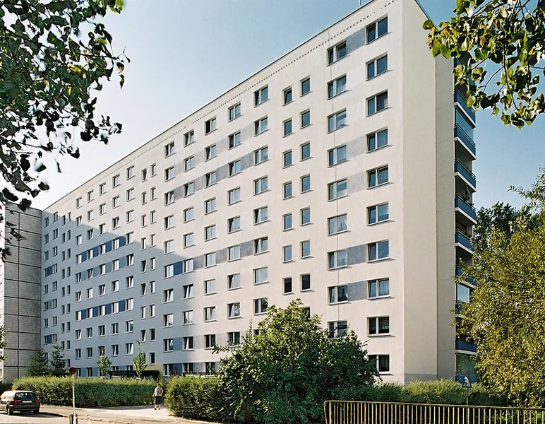 Nachmietersuche. Anmietung ab 01.10.2026 möglich. Gut geschnittene 3 Zimmerwohnung in Lichtenberg — photo 1